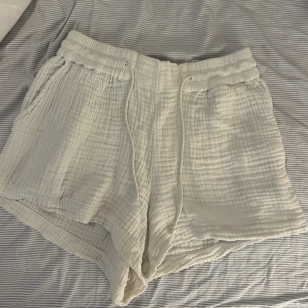 Billabong High Waist Cream Shorts